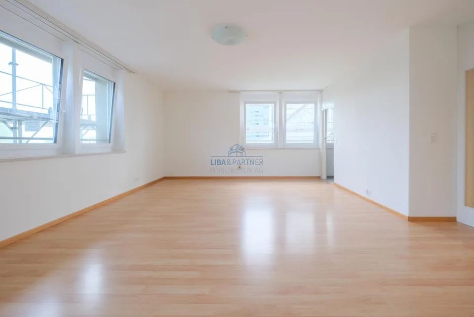 Urban wohnen mit Weitsicht – grosszügige 2.5-Zimmewohnung in Pratteln