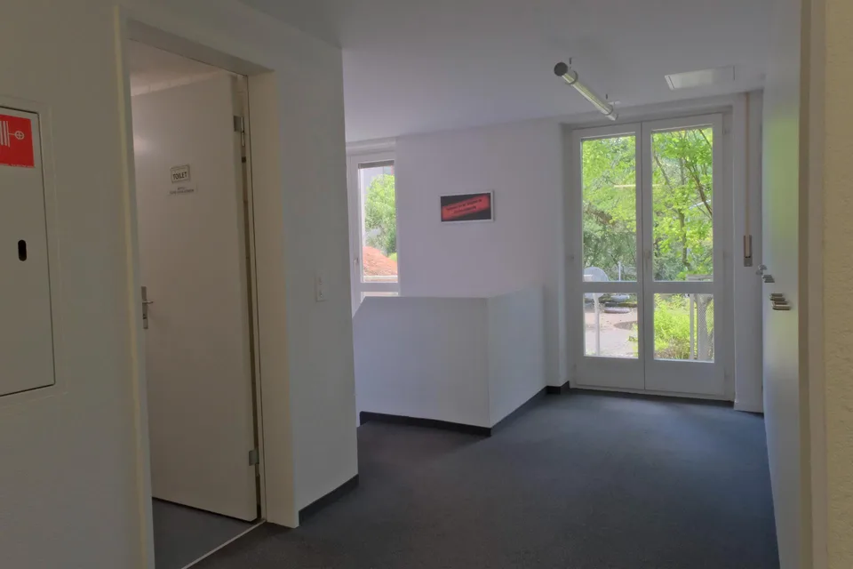 Grosszügige Büro-/Praxisfläche beim Bahnhof Burgdorf – photo 9 of 17