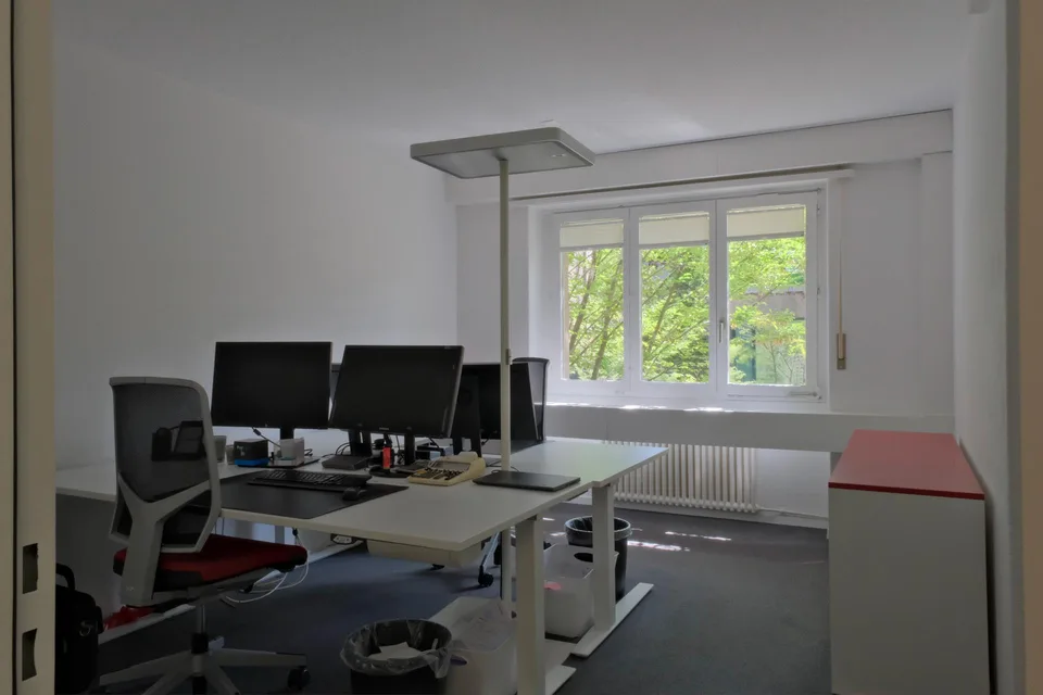 Grosszügige Büro-/Praxisfläche beim Bahnhof Burgdorf
