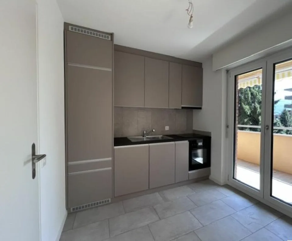 APPARTAMENTO 2.5 LOCALI COMPLETAMENTE RISTRUTTURATO