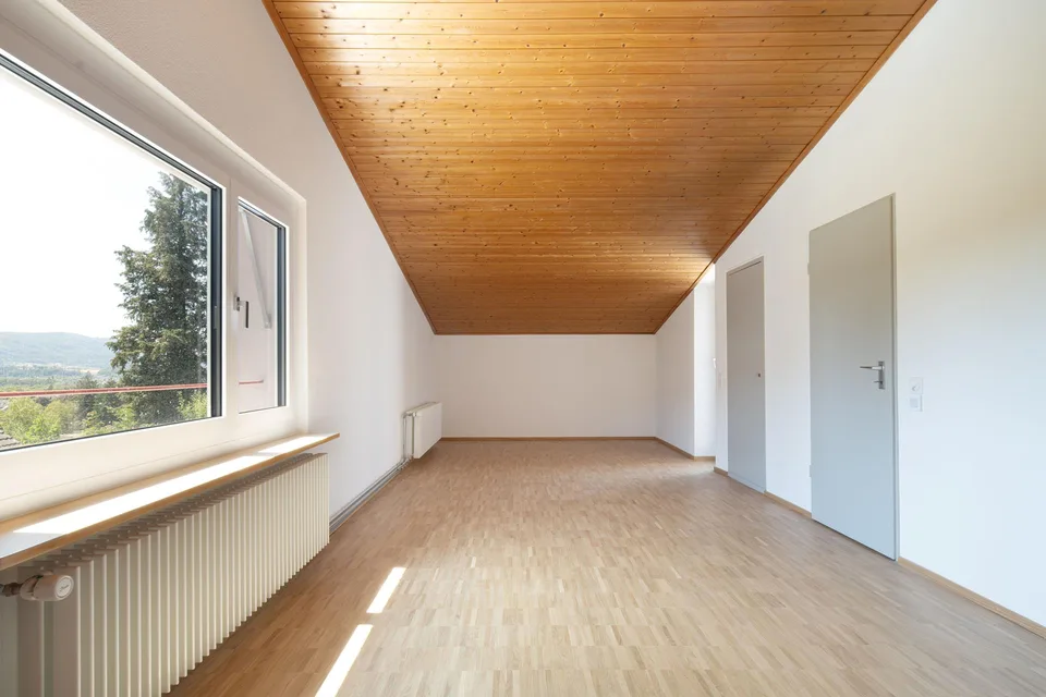 Casa unifamiliare indipendente con piscina e garage doppio – foto 11 di 14
