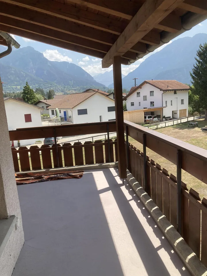 Grosszügige 2.5 Zimmerwohnung mit Charme