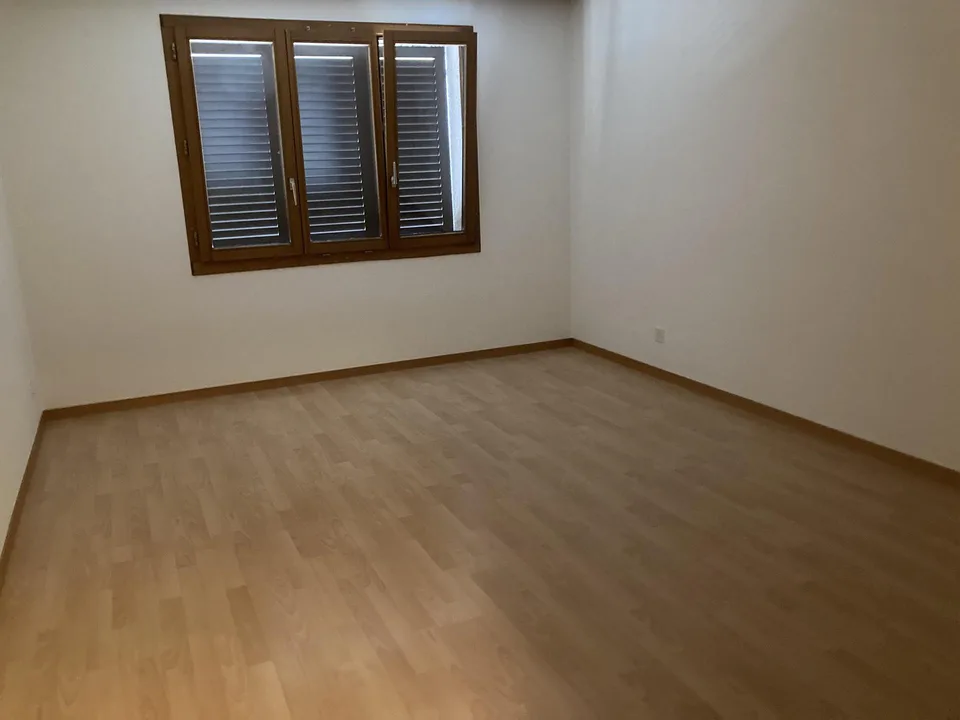Grosszügige 2.5 Zimmerwohnung mit Charme