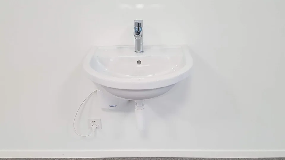 Raum für Büro, Atelier oder Hobby nähe Bahnhof