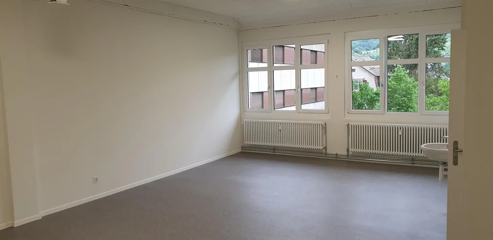 Raum für Büro, Atelier oder Hobby nähe Bahnhof