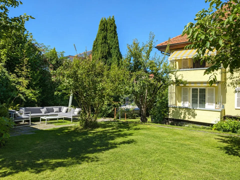 Zur Nachmiete: Schöne 2.5-Zimmer-Wohnung in ruhiger Lage mit Balkon