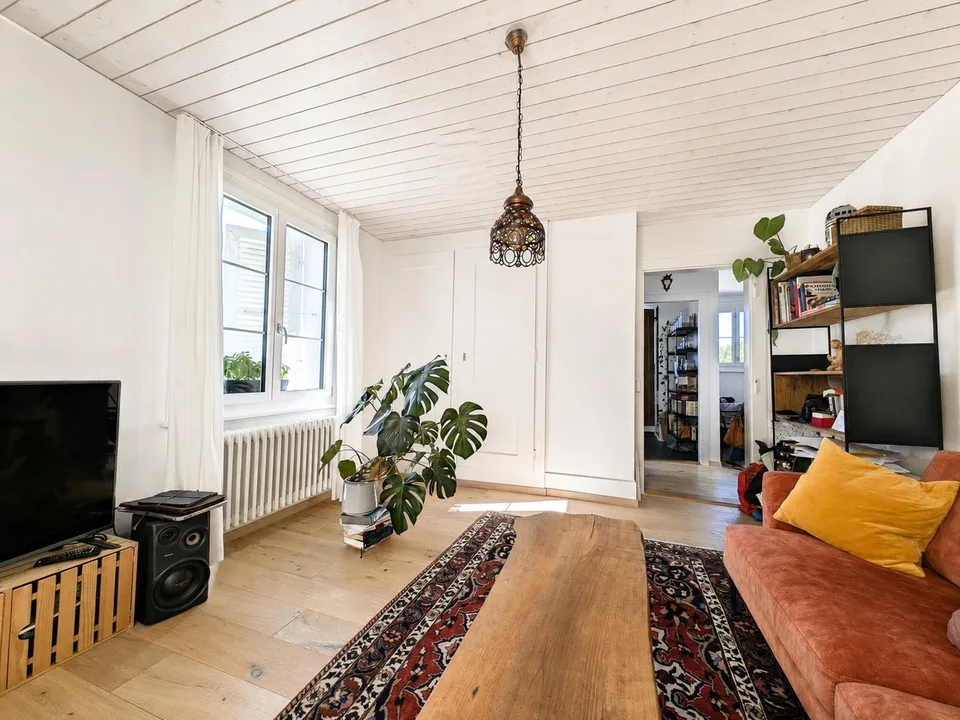 Zur Nachmiete: Schöne 2.5-Zimmer-Wohnung in ruhiger Lage mit Balkon