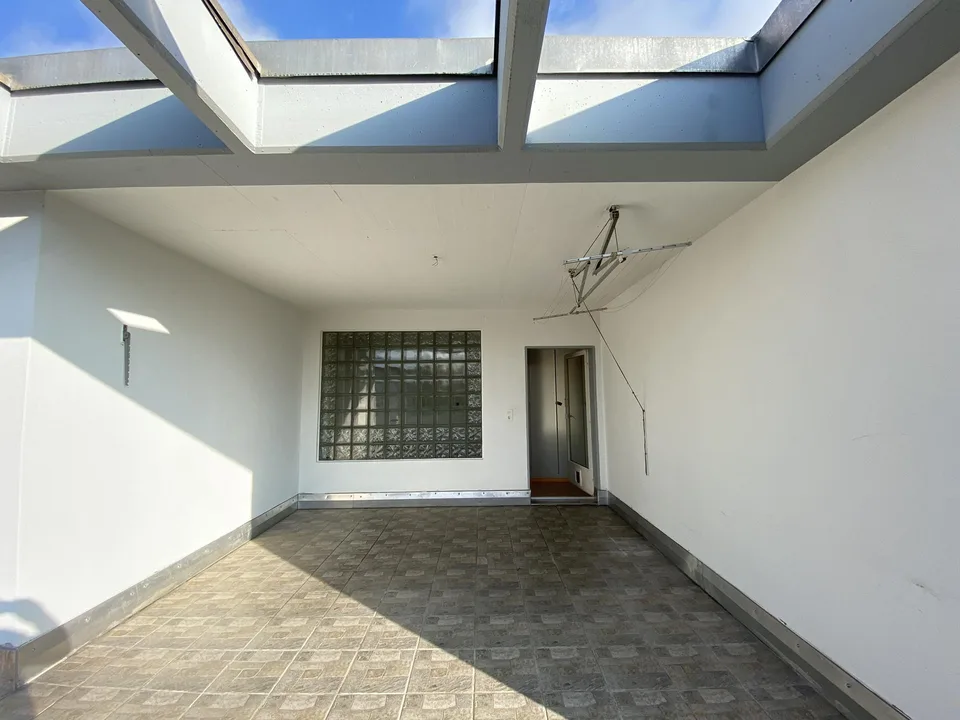 Grosszügige 6-Zimmer-Wohnung mit 160 m² und sonnigem Balkon