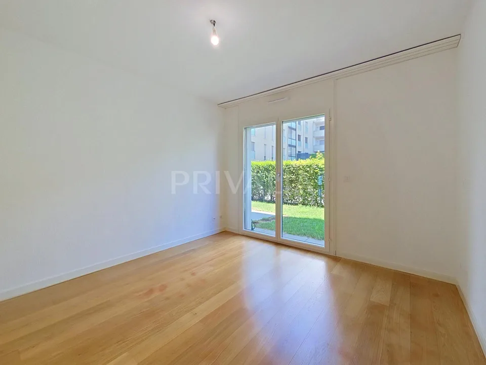 Bel appartement de 4.5 pièces au rez-de-chaussée avec jardin