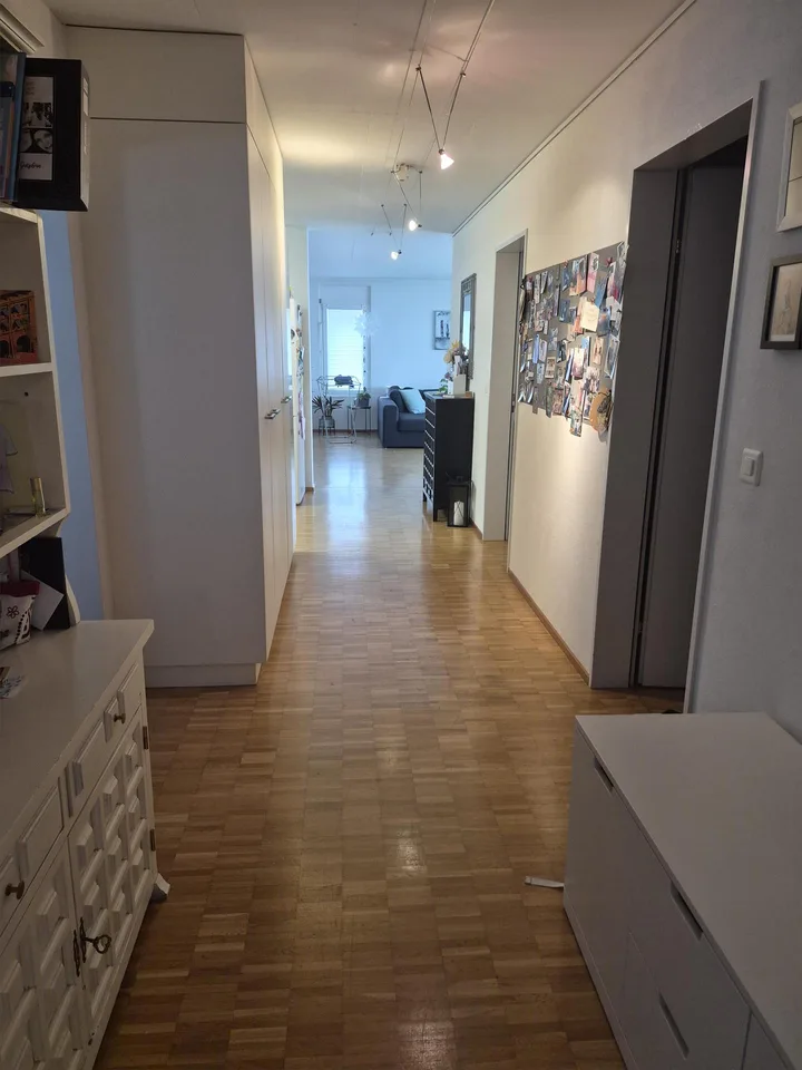 Helle 5.5 Zimmerwohnung