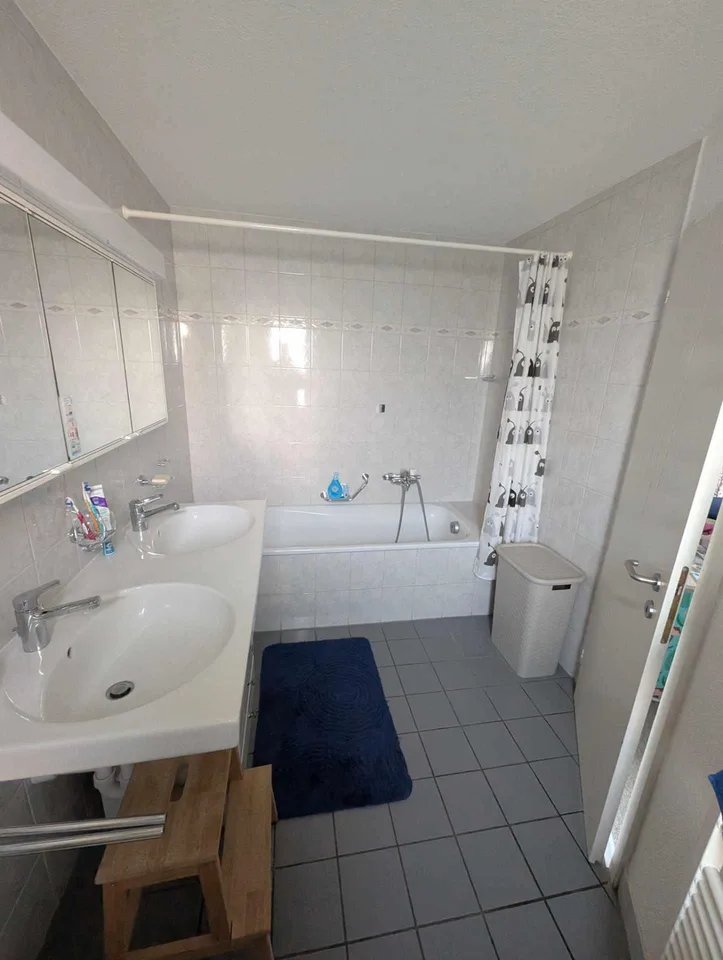 4.5-Zimmerwohnung, 1. OG mit grossem Balkon