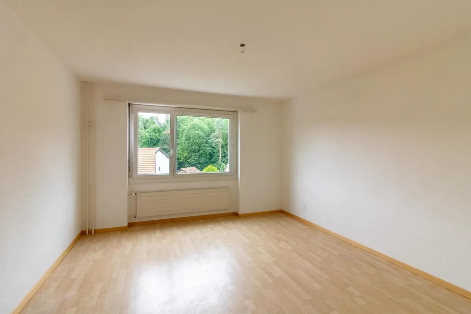 Grossräumige 4½*Zimmerwohnung an zentraler und ruhiger Lage