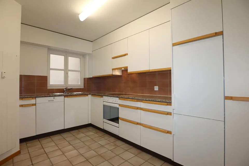 Schöne grosse und helle Wohnung mitten im Städtli - 1 Monat Gratis – photo 6 of 12