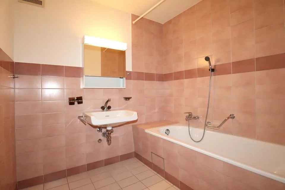 Schöne grosse und helle Wohnung mitten im Städtli - 1 Monat Gratis