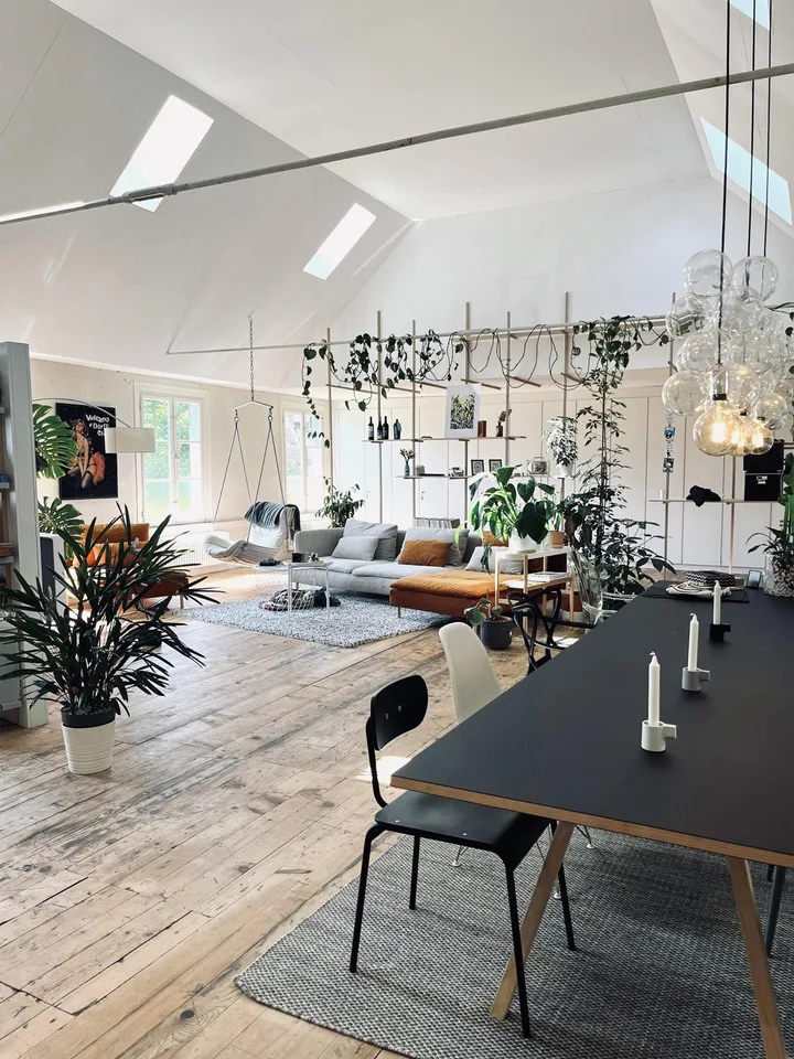 Grosses WG-Zimmer in einer alten Zwirnerei