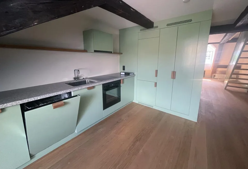 Schöne neue Wohnung in Altbau am Rümelinsplatz