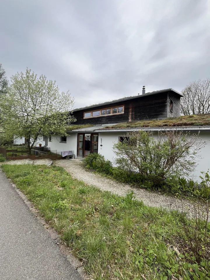 Doppel-Einfamilienhaus an idyllischer Lage