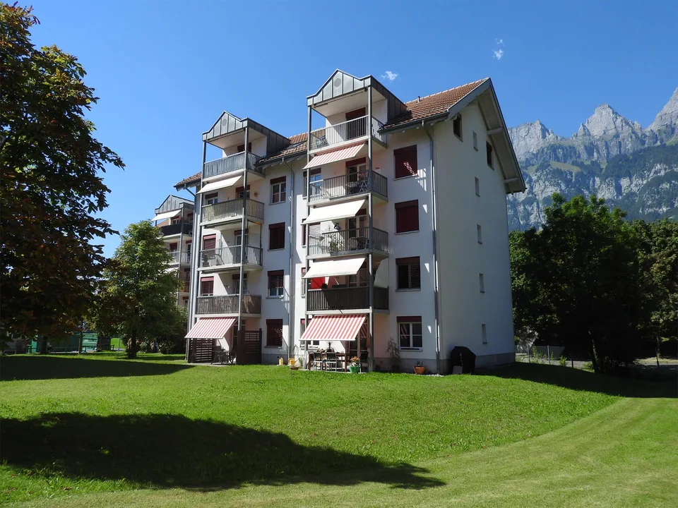Sonnige und ruhige Wohnung mit Sitzplatz