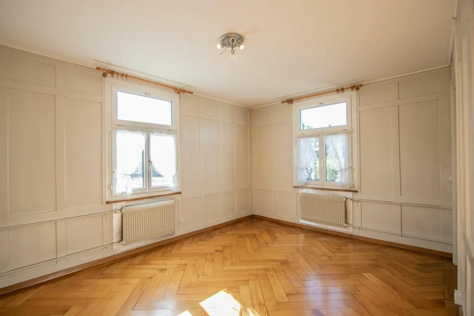 Günstige Altbau Wohnung an zentraler Lage