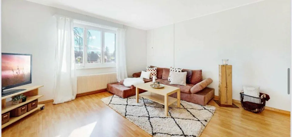 Grosszügige 5.5 Zimmer-Wohnung mit 115 m² Wohnfläche und Dachterrasse
