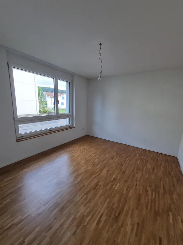 Sonnige und helle 4 ½ Erdgeschosswohnung in Schöftland