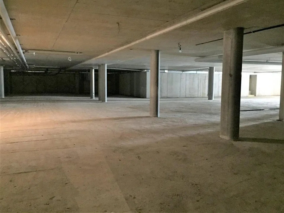 Einstellhallenplatz mitten in der Lorraine