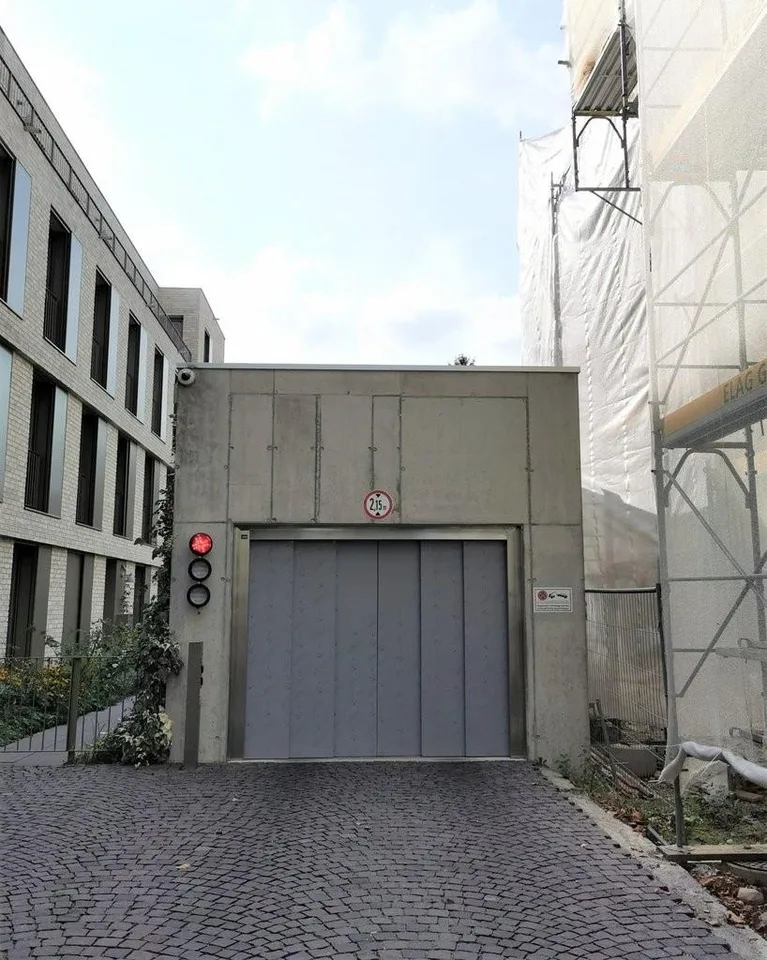 Einstellhallenplatz mitten in der Lorraine