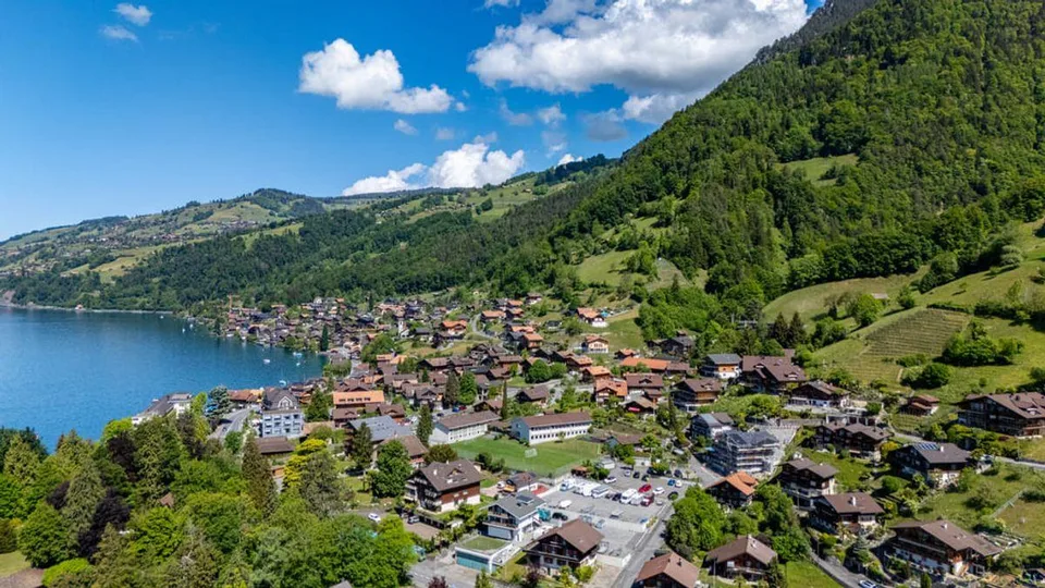 Unverbaubarer Blick auf den Thunersee - Wunderschöne Maisonette-Woh...