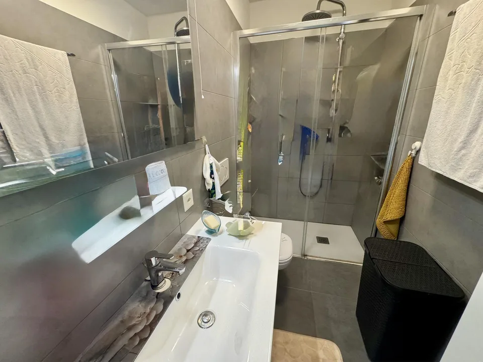 Moderno 4.5 locali con ampio giardino privato a Rancate – photo 10 sur 16