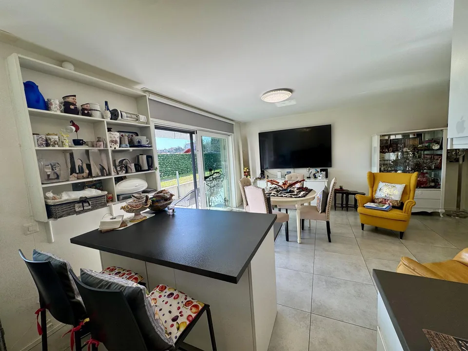 Moderno 4.5 locali con ampio giardino privato a Rancate – photo 9 sur 16