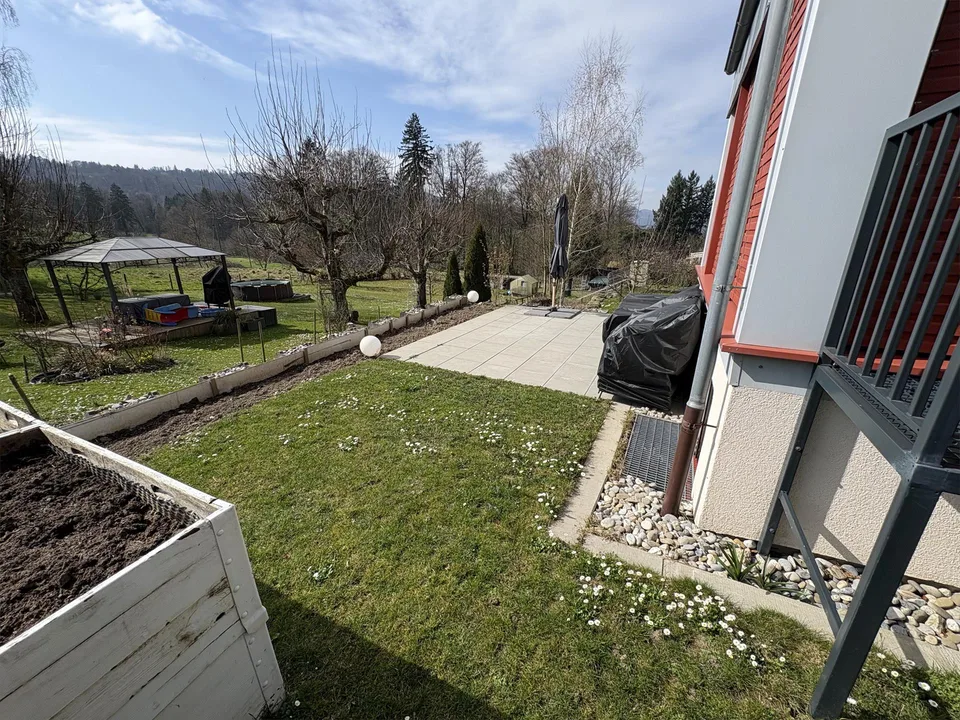 Maison mitoyenne rénovée de 5,5 pièces avec studio, jardin d'hiver et pompe à chaleur – photo 17 sur 17