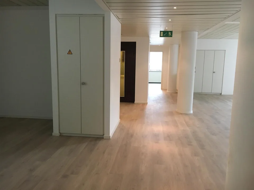 PALAZZINA UFFICI A REDDITO POSSIBILE ACQUISTO PER CITTADINI STRANIERI – Foto 7 von 16