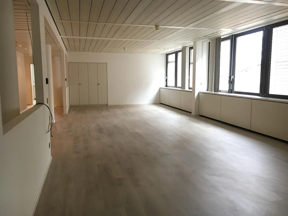PALAZZINA UFFICI A REDDITO POSSIBILE ACQUISTO PER CITTADINI STRANIERI – Foto 8 von 16