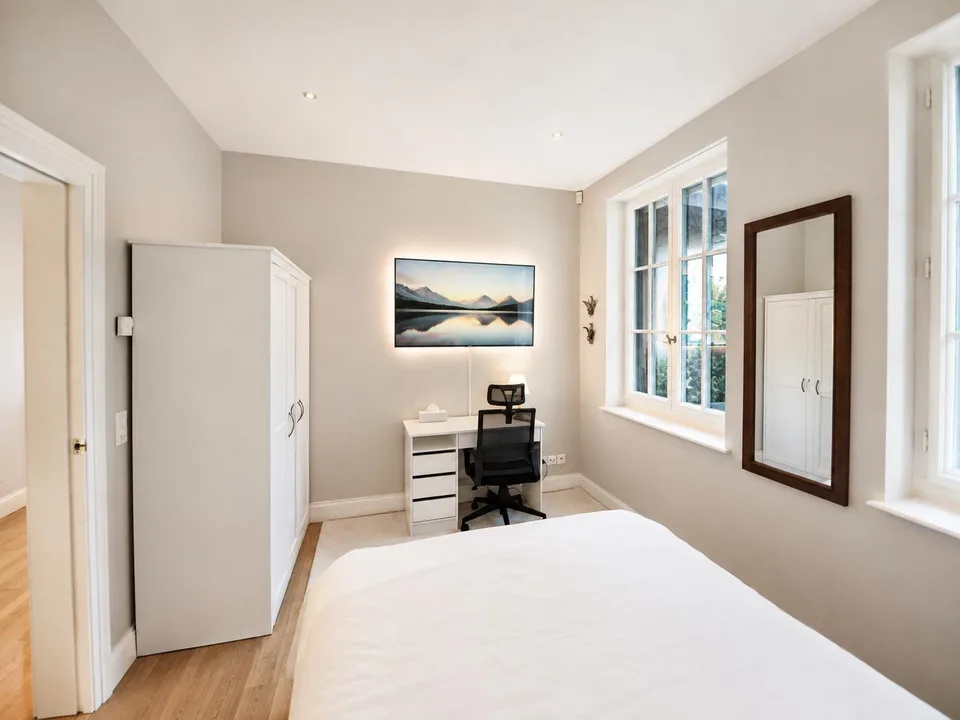 Luxury 2-Bedroom Apartment in the Heart of Zurich | Gym, Sauna & Squas