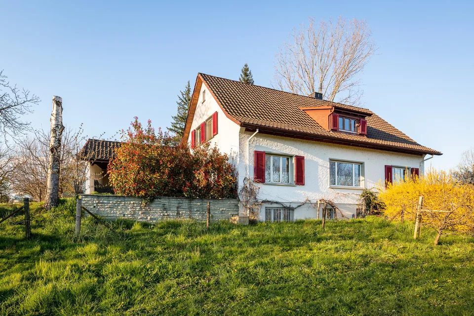 Schmuckes Landhaus im Grünen, am südl. Stadtrand von Arbon