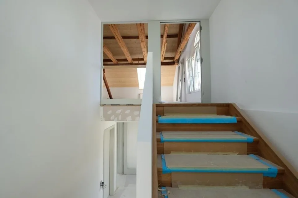 Helles Atelier- / Büroräumlichkeit im Dachgeschoss, Turbinenweg 1