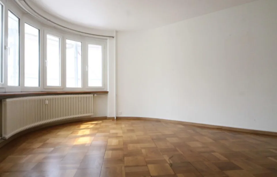Attraktive und helle Stadtwohnung mit Altbaucharakter