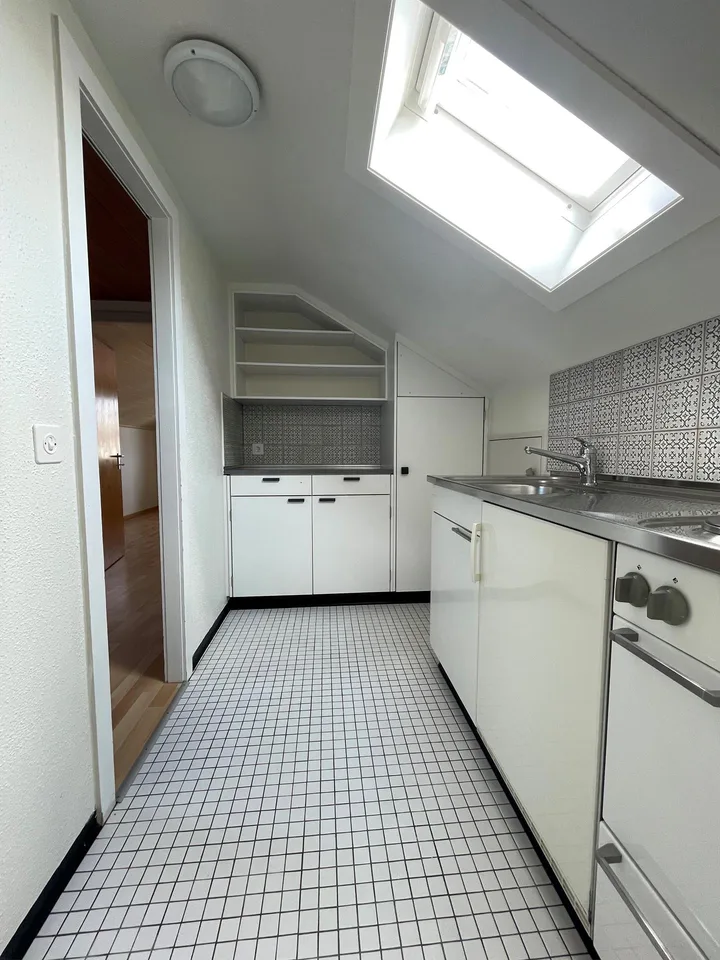 Praktische 1.5-Zimmer-Dachgeschosswohnung im Speicher!
