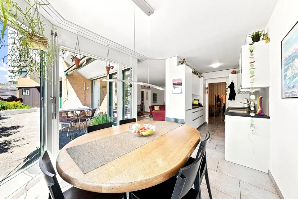 Modernes Wohnen mit sonniger Terrasse