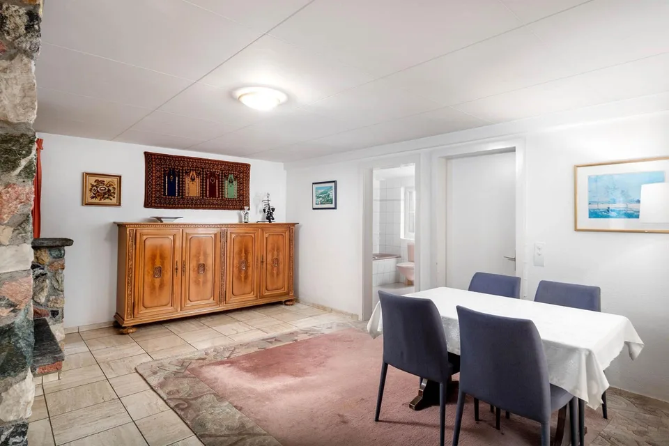 Maison jumelée de 9 pièces à Wildberg à vendre - Situation au bord du village