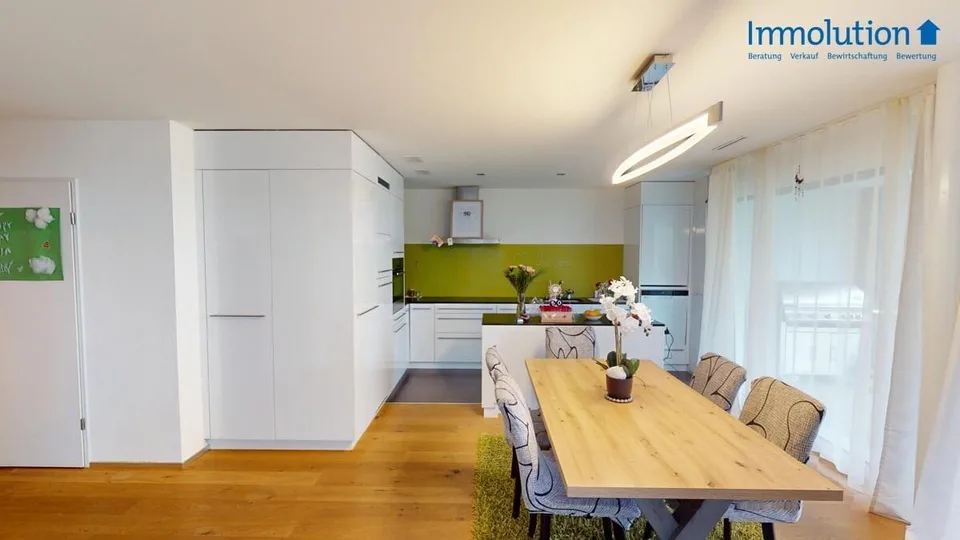 Bright 4.5-room garden apartment with seating area in Sirnach