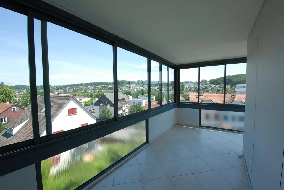 Helle 4-Zimmer-Wohnung mit grossem Balkon in Oberwil kaufen