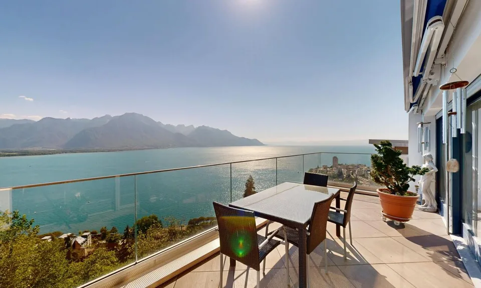 Un panorama d’exception sur le lac et les Alpes