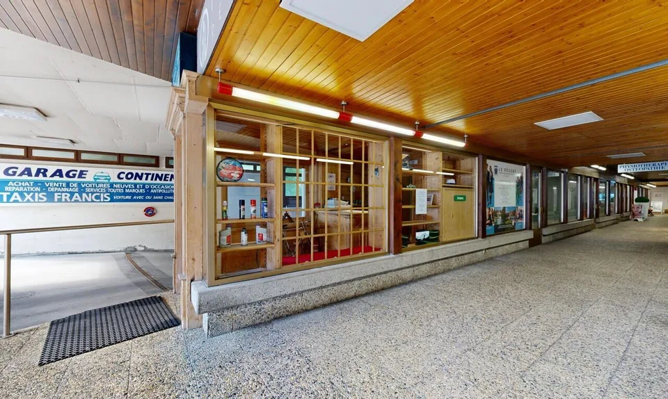 Surface commerciale idéalement située au cœur de Crans-Montana – Foto 10 von 11