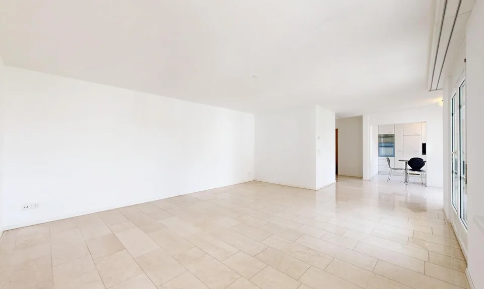 Helle 4.5-Zimmer-Wohnung mit Südbalkon in Volketswil