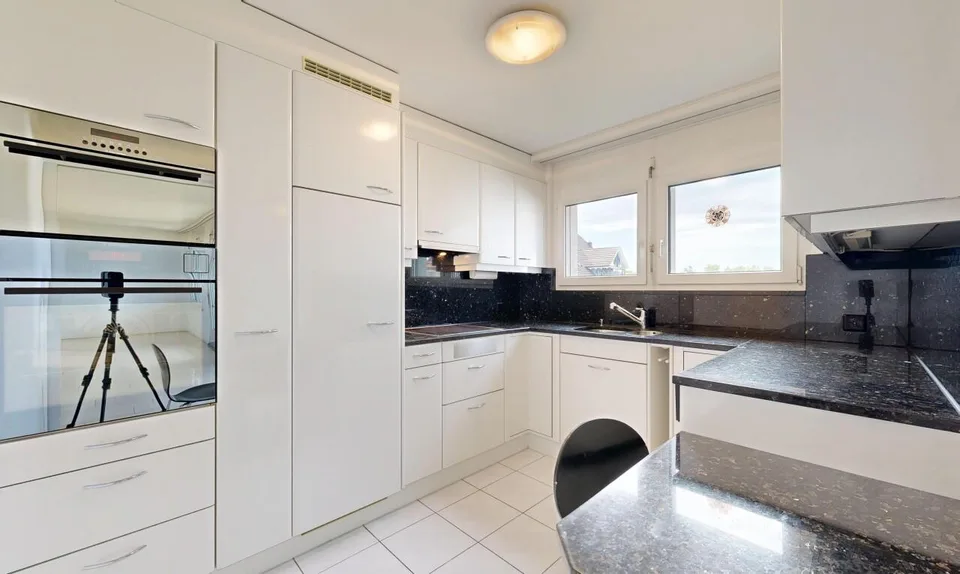 Helle 4.5-Zimmer-Wohnung mit Südbalkon in Volketswil