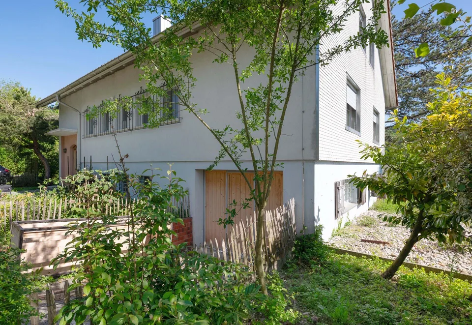 Charmantes Einfamilienhaus am Ufer der idyllischen Zihl
