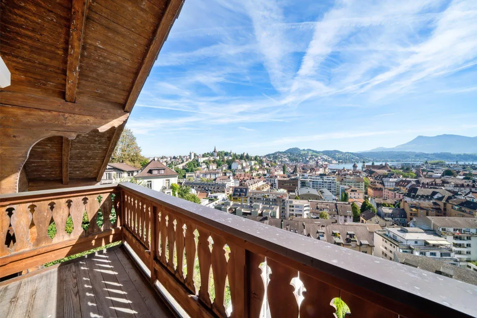 Unique attic apartment with panoramic view - charming living in the