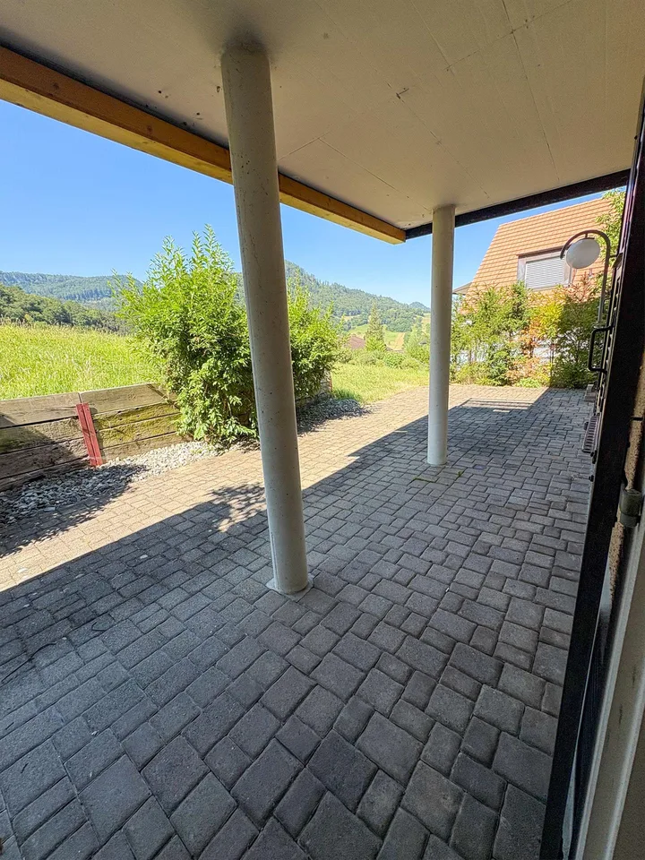 Appartamento giardino 4 locali con caminetto in affitto a Büsserach