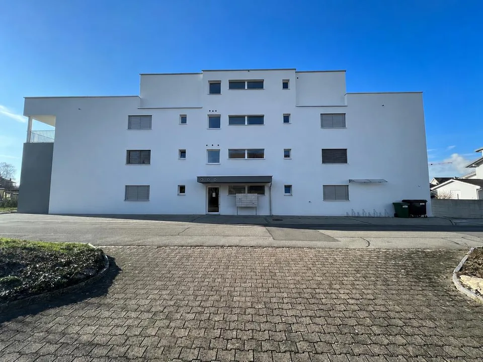 Einstellhallenplatz zu vermieten.